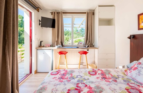Vaire Bed & Breakfast | Guest house near Les Sables d'Olonne. Labeled 3 Sun Flowers