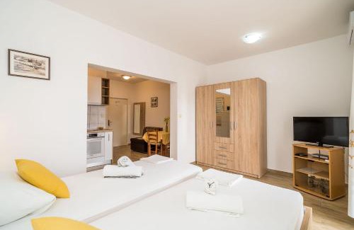 Babin Kuk Apartment | Budget-Friendly Guest House Nenada with High Ratings