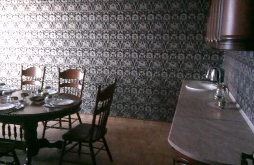 Kanevskaya House | Cozy Guest House Nes: Pet-Friendly Stay with Hot Tub