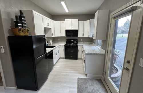 Meadow Glade Cottage | Serene Guest House in the Trees with Full Kitchen and Deck