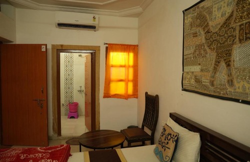 Amar Sagar Pol House | Top-Rated Guest House of Travellers: Pet & Child Friendly