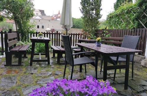 Cesky Krumlov House | Discover Guest House Olšakovský: Pet-Friendly Oceanfront Retreat