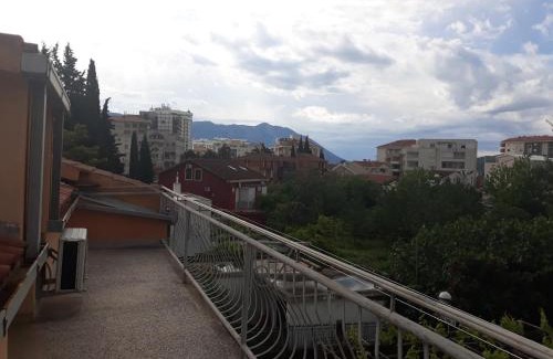 Centar Apartment | Discover Guest House Olga: Pet-Friendly with Free Breakfast