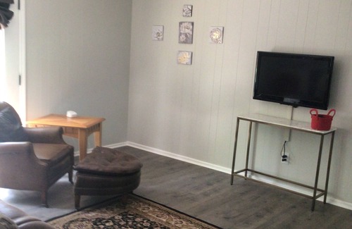 Abilene House | Top-Rated Guest House on Glendale with Breakfast & Kitchen