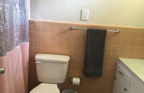 Abilene House | Top-Rated Guest House on Glendale with Breakfast & Kitchen