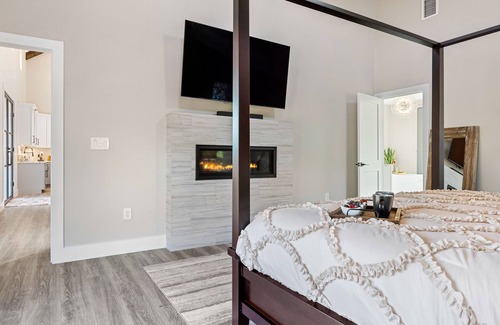 Dripping Springs House | Delightful Guest House on Ranch Estate with Spa & Hot Tub