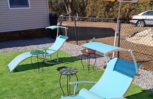 Hampton Bays House | Relaxing Guest House with Pool View and Family Amenities