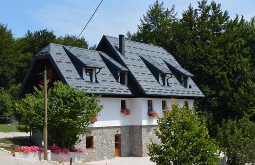 Mukinje House | Rated 10/10, Family-Friendly Guest House Plitvice Villa Verde