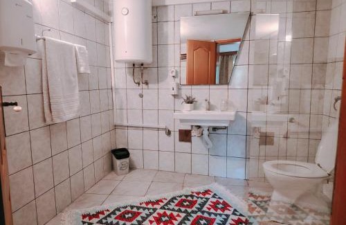 Pocitelj Hotel | Discover Guest House Pocitelj: Pet-Friendly Ocean Views