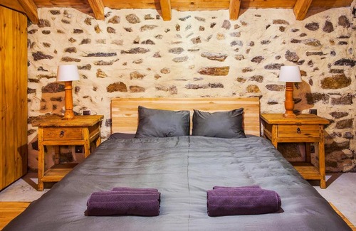 Karlovo House | Pet-Friendly Getaway at Guest House Podkovite - Rated 9/10