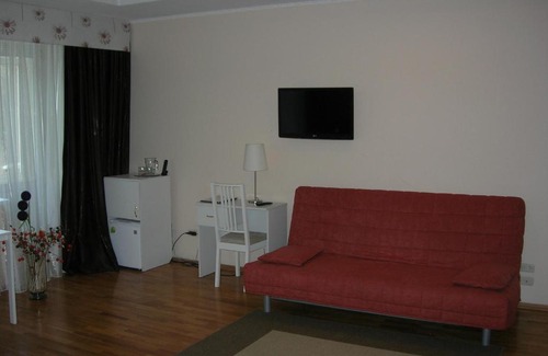 Zlatoust House | Pet-Friendly Guest House Puteshestvennik with Breakfast & More