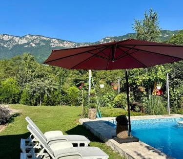 Konjic House | Cozy Stay at Guest House Queen with Oceanfront Views