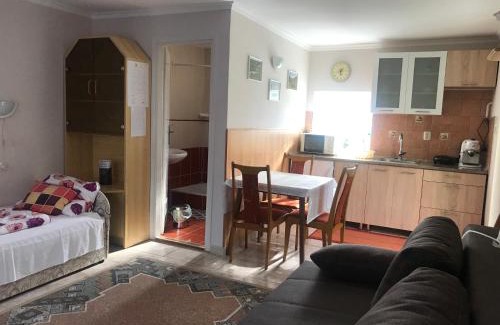Egerszalok House | Inviting Guest House Rózsakert: Pet-Friendly & Accessible Stay