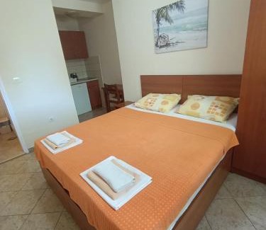 Dubovica Apartment | Child-Friendly Retreat at Guest House Rade Z
