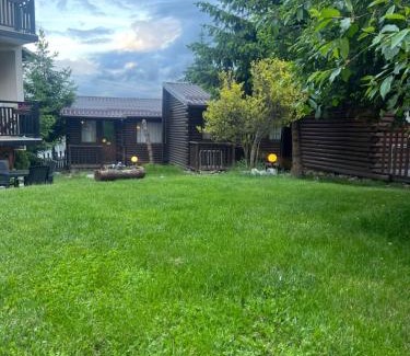 Dobrinishte House | Family-Friendly Guest House Raffe with Hot Tub & 9/10 Rating