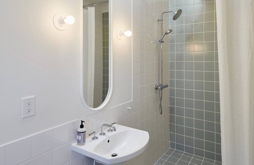Downtown Bed & Breakfast | Eco-Friendly Guest House Raleigh with Breakfast & Kitchen