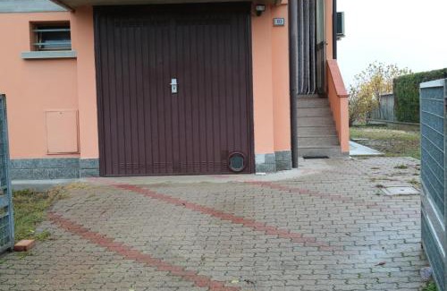 Cadelbosco di Sopra Apartment | Family-Friendly Guest House Romero with Top Ratings