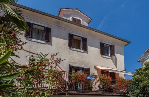 Bale House | Cozy Guest House Robert i Mirna with Oceanfront Views