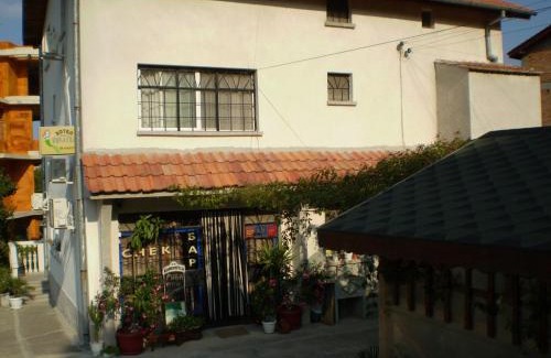 Byala House | Budget-Friendly Guest House Rusalka with Family Dining