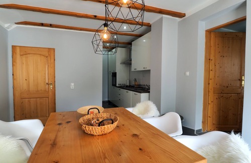 Municipality of Plaski House | Guest House Sara Latin: Family-Friendly with Pool Amenities