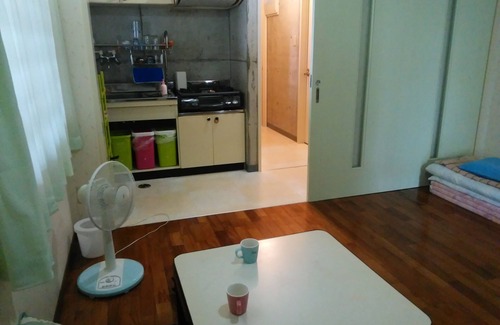 Maezato House | Budget-Friendly Guest House Sea Glass with Restaurant Access