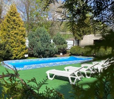 Mizhhirya House | Pet-Friendly Guest House Shulc with Ocean Views & Pool