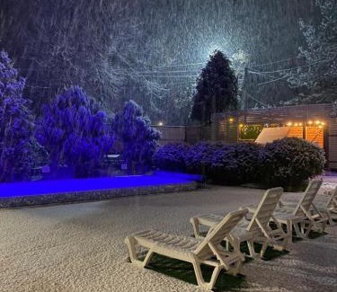 Mizhhirya House | Pet-Friendly Guest House Shulc with Ocean Views & Pool