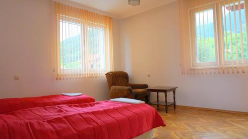 Sapareva Banya House | Discover Guest House Simona: Oceanfront Bliss Awaits