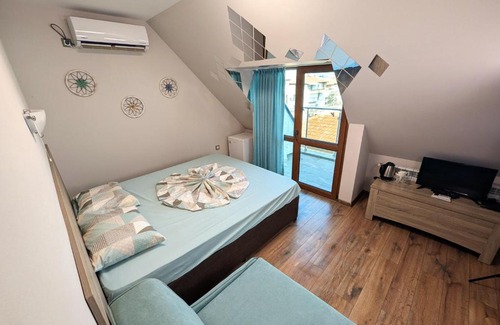 Primorsko House | Family-Friendly Guest House Beglik Tash with High Ratings