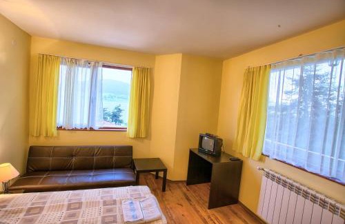 Tsigov Chark House | Oceanfront Guest House Slunchev Cviat with Pool & Spa