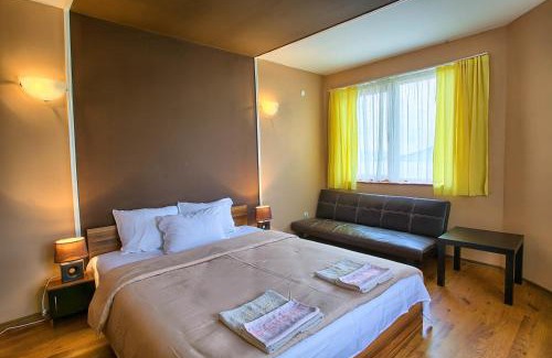 Tsigov Chark House | Oceanfront Guest House Slunchev Cviat with Pool & Spa