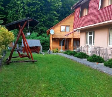 Shaian Cabin | Enchanting Guest House Smerichka with Pool & Hot Tub