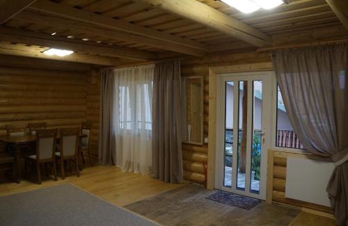 Shaian Cabin | Enchanting Guest House Smerichka with Pool & Hot Tub