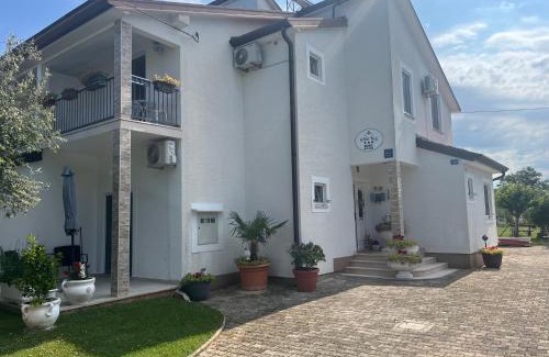 Valica Bed & Breakfast | Top-Rated Guest House Soši with Pool and Family Amenities