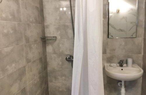 Svyatoshyns'kyi District Hotel | Cozy Guest House SOTNI with Breakfast & Top Ratings