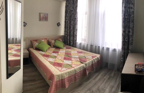 Taganrog House | Cozy Guest House Storm with Ocean View and Kitchen Access