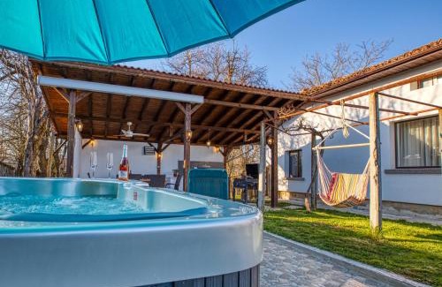 Elena House | Experience Oceanfront Bliss at Guest House Stoyanovata Kashta