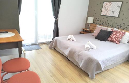 Pomorie House | Budget-Friendly Stay at Guest House Sunflowers - 9/10 Rated