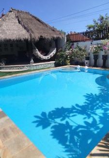 Tukad Mungga House | Discover Guest House T Sari: Family-Friendly with Pool