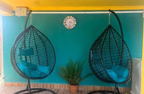 Magnetiti House | Budget-Friendly Guest House TA-MI with Oceanfront Views
