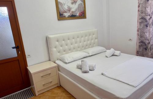 Berat House | Guest House Toska