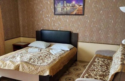 Mal'Chevskoe Bed & Breakfast | Pet-Friendly Guest House U Yevgenii with Breakfast & Hot Tub