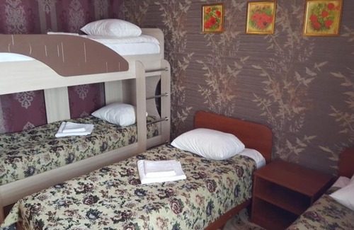 Mal'Chevskoe Bed & Breakfast | Pet-Friendly Guest House U Yevgenii with Breakfast & Hot Tub