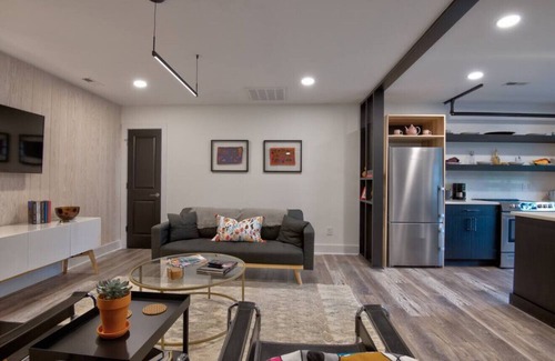 Charlotte House | Modern Guest House with Spa & Breakfast - Rated 10/10