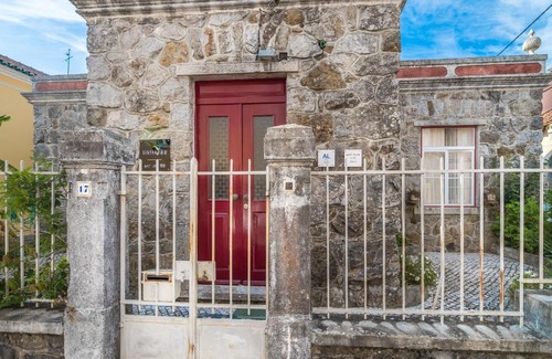 Santa Maria e Sao Miguel House | Affordable Guest House VC17 with 9/10 Review Score
