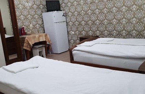 Verkhne-Imeretinskaya Bukhta House | Pet-Friendly Guest House Victoria with Kitchen Amenities