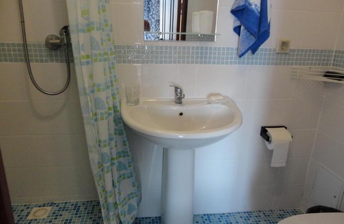 Gelendzhik House | Budget-Friendly Guest House Yuzhanka with Kitchen Amenities