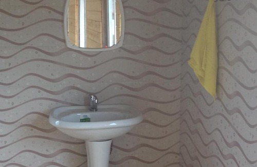 Salmi House | Relax at Guest House Zarechye 18 with Ocean View & Pool