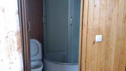 Yaremche House | Pet-Friendly Stay at Guest House Zatishniy Dvir, Rated 9.5