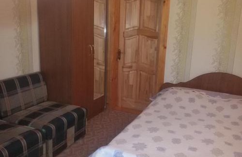 Yaremche House | Pet-Friendly Stay at Guest House Zatishniy Dvir, Rated 9.5